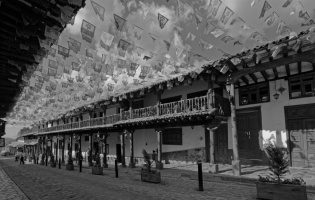 Decoraciones de la calle para la fiesta de la muerte (día de los muertos), Mazamitla, Jalisco, México